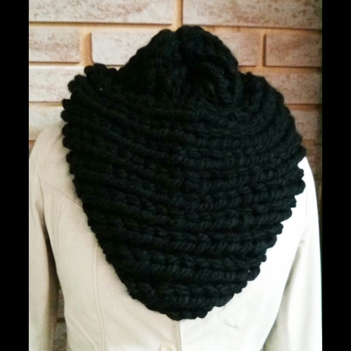 Handmade Small Infinity Scarf by LoDi